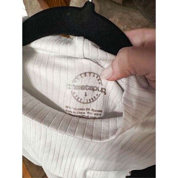 One step up top - Picture 3 of 6